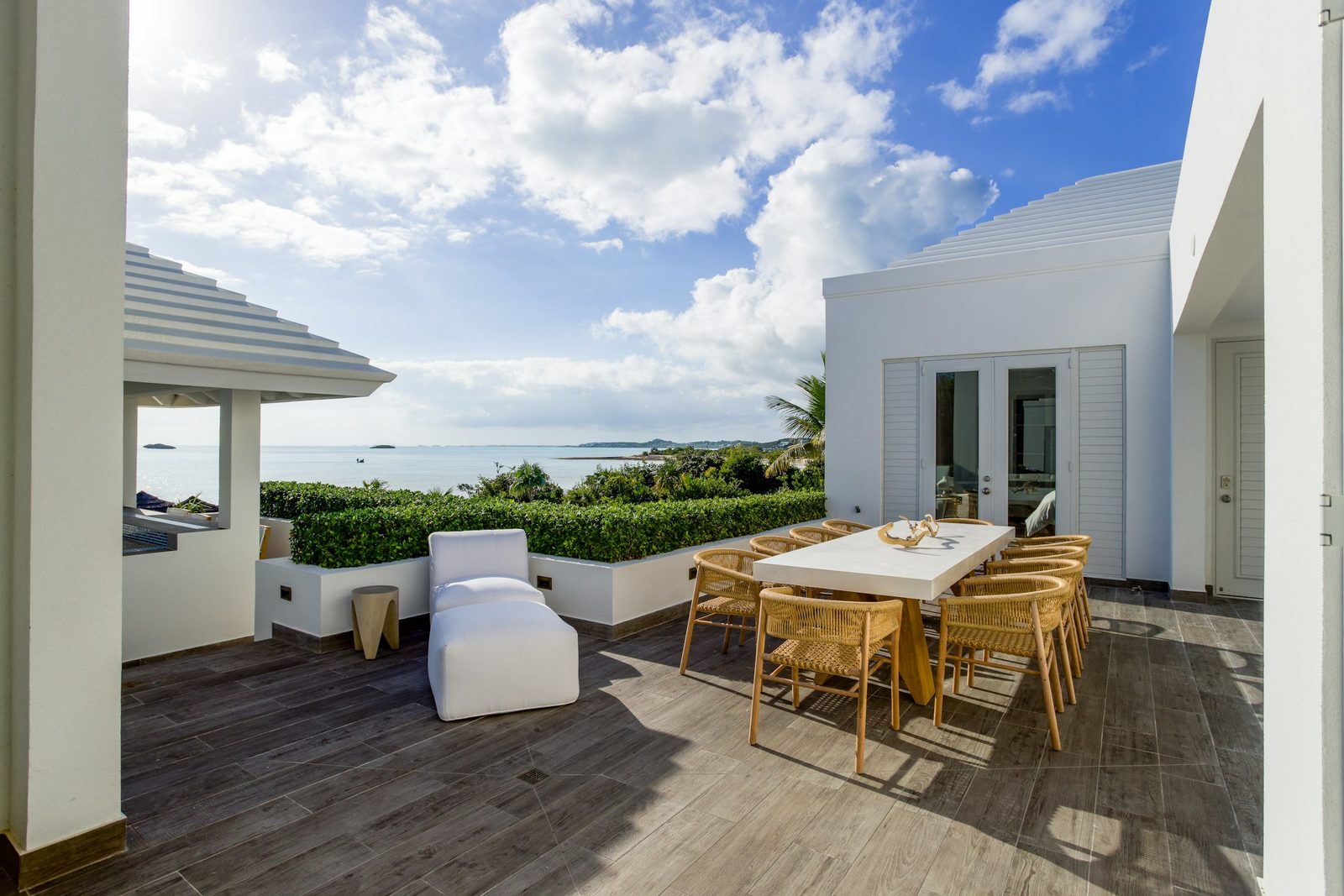 Chalet reformado con terraza en Alicante
